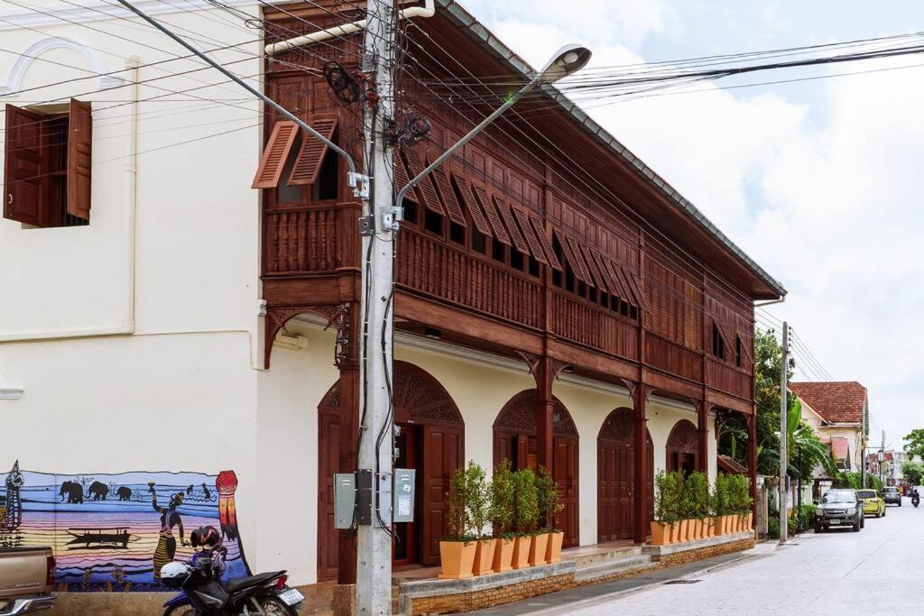 Solo - Fong Lee Cc Lampang Walking Street Apartment ภายนอก รูปภาพ